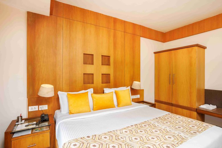 Meadows Honeymoon Suite with Bath Tub
